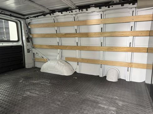 Used 2024 GMC Savana 2500 w/ Driver Convenience Package image 14