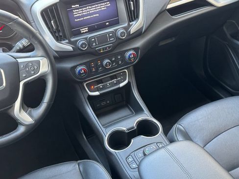 Used 2024 GMC Terrain SLT AWD/4WD image 39