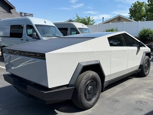 Used 2026 Tesla Cybertruck AWD Crew Cab image 3