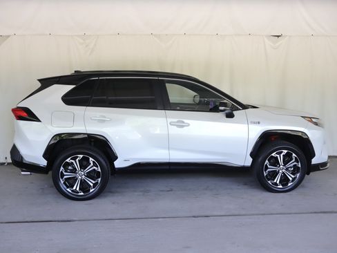 Used 2023 Toyota RAV4 XSE w/ Weather Package AWD/4WD image 6