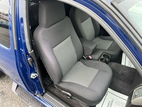 Used 2010 GMC Canyon SLE image 28