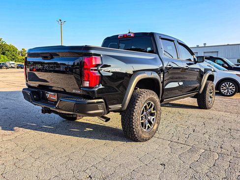 Used 2025 Chevrolet Colorado ZR2 w/ Technology Package AWD/4WD image 6