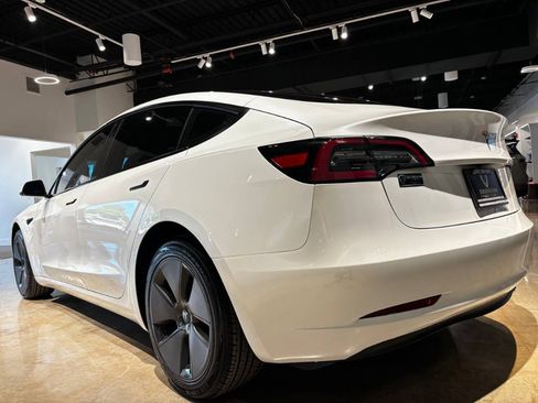 Used 2023 Tesla Model 3 Standard Range image 17