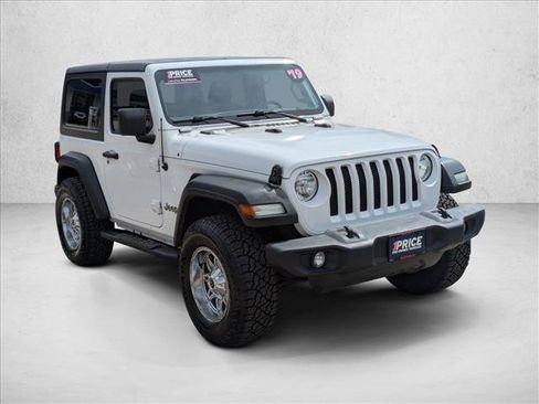 Used 2019 Jeep Wrangler Sport AWD/4WD image 3