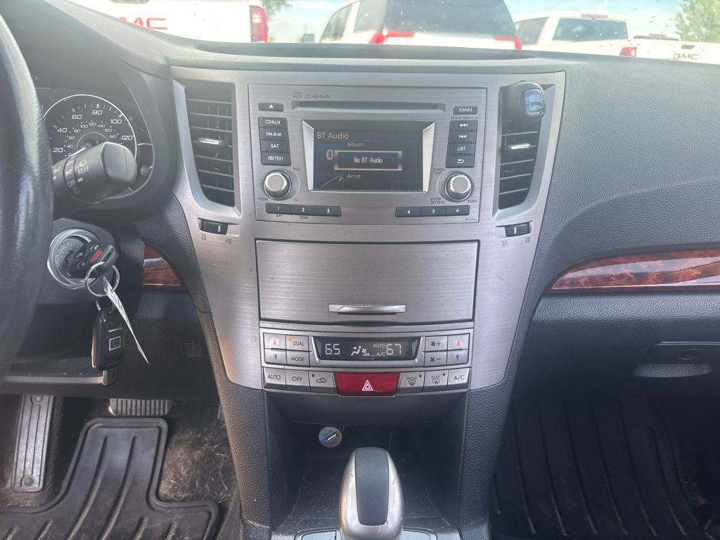 Used 2012 Subaru Outback 2.5i Limited w/ Moonroof Pkg AWD/4WD image 16