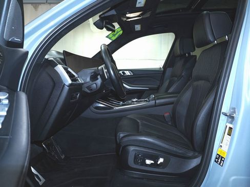 Used 2023 BMW X7 xDrive40i w/ Executive Package image 15