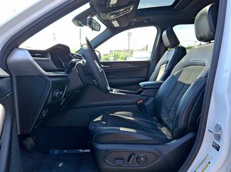 Used 2023 Jeep Grand Cherokee L Laredo AWD/4WD video 3