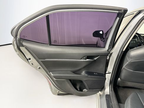 Used 2020 Toyota Camry SE FWD image 24