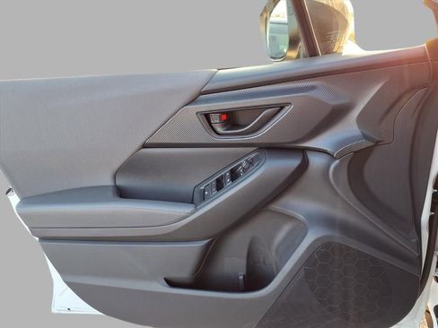 Certified 2025 Subaru Crosstrek 2.0i Premium image 9