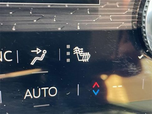 Certified 2024 GMC Acadia Denali image 22