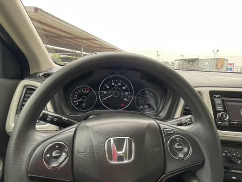 Used 2020 Honda HR-V LX image 38