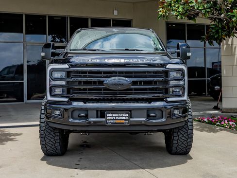 Used 2026 Ford F250 Platinum w/ Platinum Plus Package AWD/4WD image 2