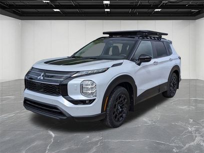 New 2025 Mitsubishi Outlander SE