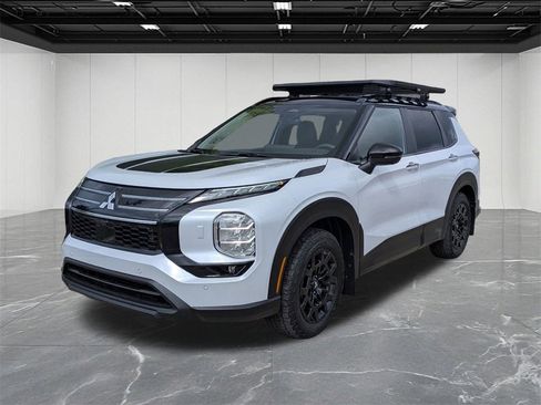 New 2025 Mitsubishi Outlander SE image 1