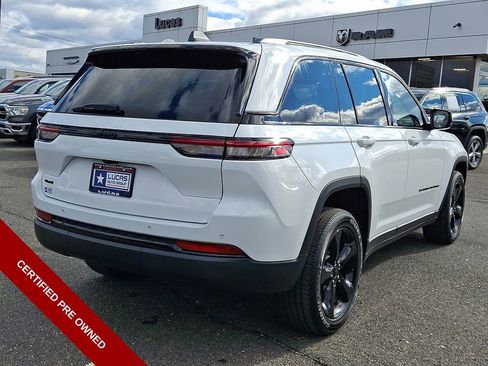 Used 2023 Jeep Grand Cherokee Altitude image 10