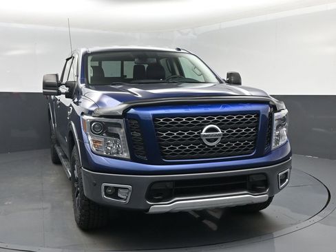 Used 2017 Nissan Titan PRO-4X w/ Pro-4x Convenience Package AWD/4WD image 21