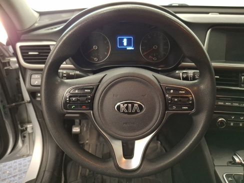 Used 2018 Kia Optima LX w/ 17" Alloy Wheels Package image 16