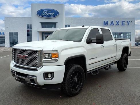 Used 2015 GMC Sierra 2500 Denali image 1