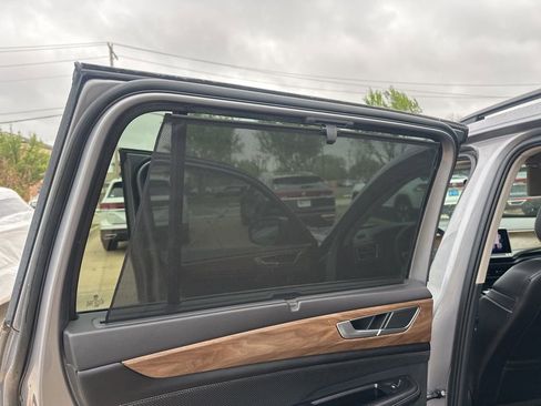 Used 2024 Volkswagen Atlas SE w/ Black Wheel Package image 12