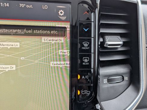 Used 2019 RAM 1500 Laramie AWD/4WD image 26