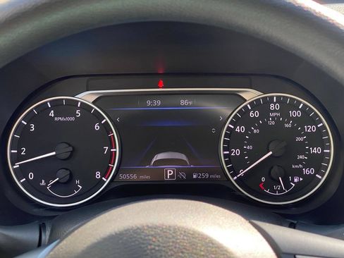 Used 2025 Nissan Sentra SV FWD image 12