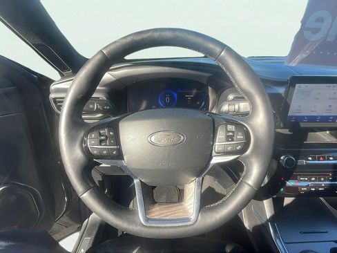 Used 2023 Ford Explorer Platinum w/ Class IV Trailer Tow Package image 14