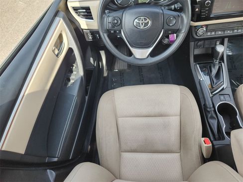 Used 2014 Toyota Corolla LE image 30