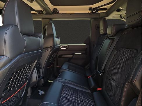 Used 2025 Ford Bronco Raptor AWD/4WD image 15