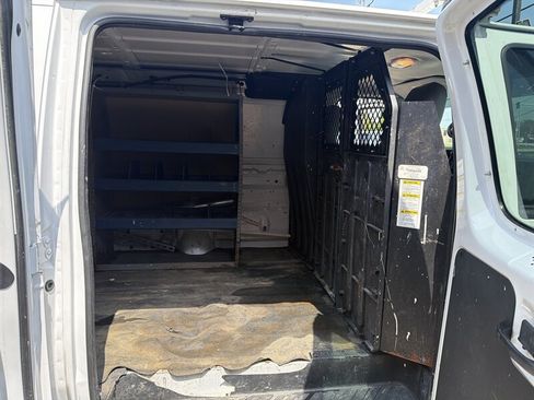Used 2012 Ford E-150 and Econoline 150 w/ Commercial Cargo Van Pkg RWD image 19