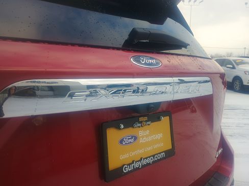 Certified 2023 Ford Explorer XLT w/ Equipment Group 202A image 9