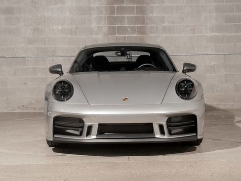 Used 2025 Porsche 911 Carrera T RWD image 3