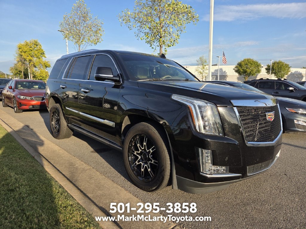 Used 2018 Cadillac Escalade Platinum AWD/4WD image 3