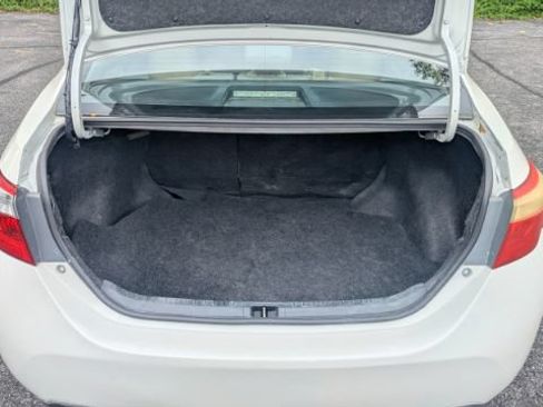 Used 2014 Toyota Corolla LE FWD image 13