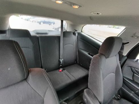 Used 2017 Chevrolet Traverse LT w/ Style and Technology Package FWD image 15