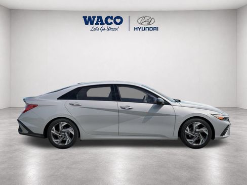 Used 2026 Hyundai Elantra SEL Sport Premium w/ Cargo Package FWD image 7