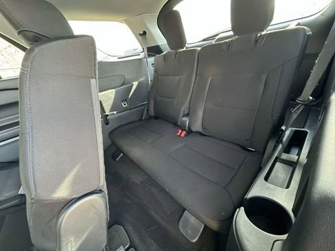 Used 2023 Ford Explorer XLT image 26