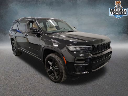 Used 2025 Jeep Grand Cherokee L Limited w/ Black Appearance Package AWD/4WD image 3