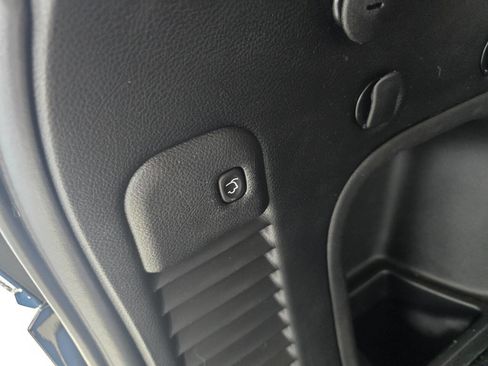 Used 2021 Jeep Grand Cherokee Limited image 45