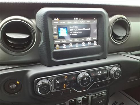 Used 2022 Jeep Gladiator Willys image 20