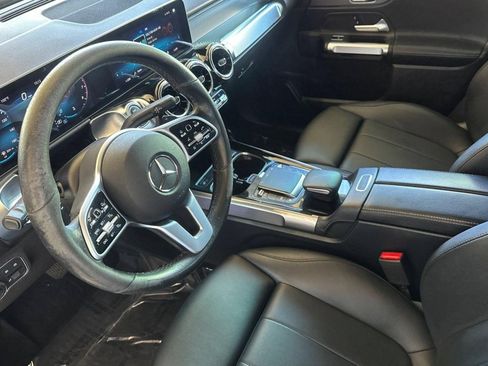 Used 2021 Mercedes-Benz GLB 250 4MATIC image 4