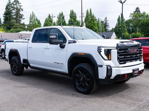 Used 2024 GMC Sierra 2500 AT4 w/ Technology Package AWD/4WD image 1