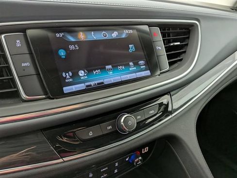 Used 2019 Buick Enclave Essence AWD/4WD image 19