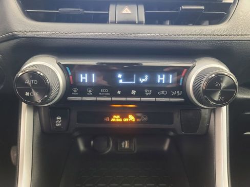 Used 2025 Toyota RAV4 XLE image 34