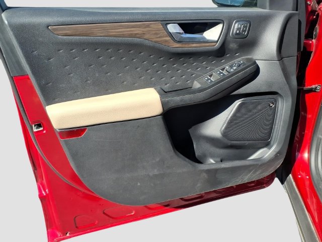 Used 2020 Ford Escape Titanium AWD/4WD image 23
