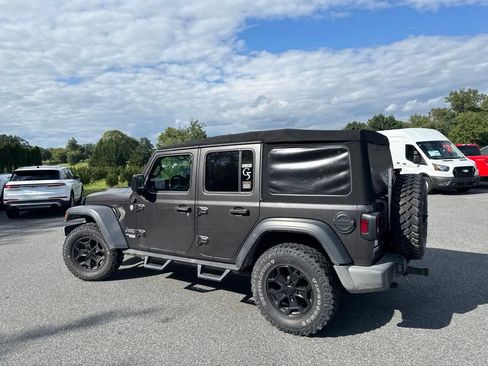 Used 2018 Jeep Wrangler Unlimited Sport S AWD/4WD image 4