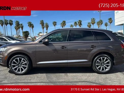 Used 2017 Audi Q7 3.0T Prestige w/ Prestige Package AWD/4WD image 2