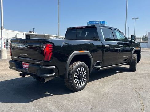 New 2026 GMC Sierra 2500 Denali Ultimate AWD/4WD image 11