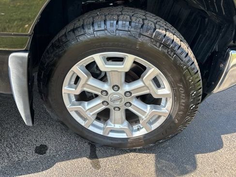 Used 2017 Nissan Titan SL AWD/4WD image 48