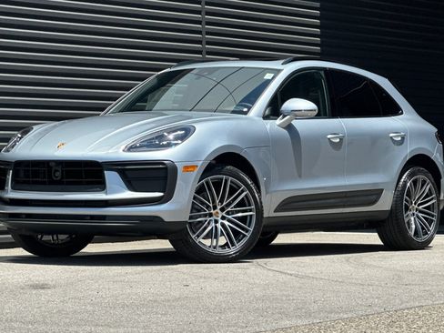 Used 2026 Porsche Macan AWD/4WD image 1