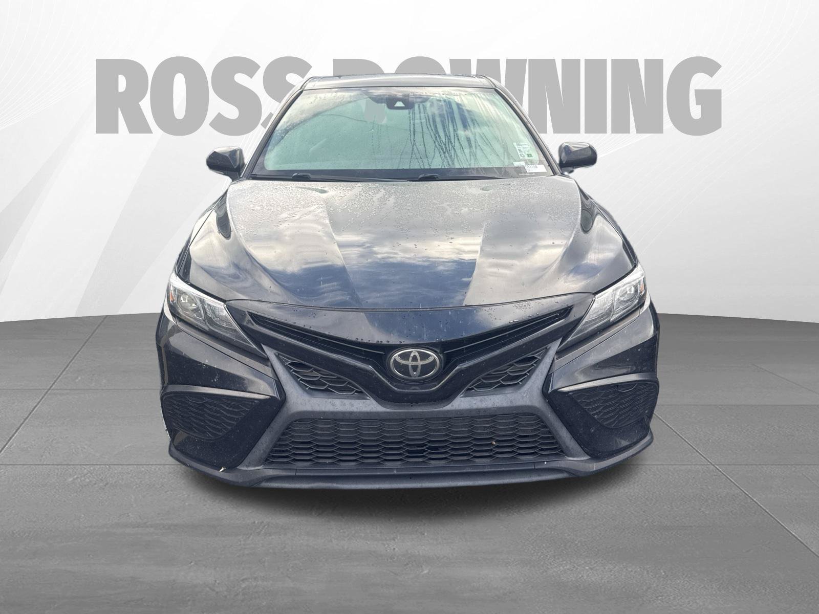 Used 2023 Toyota Camry SE FWD image 2